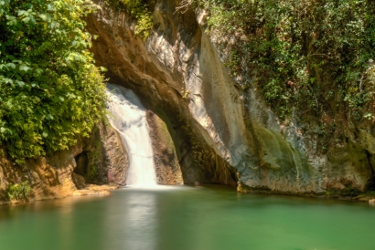 waterfall-in-topes-de-collantes-np